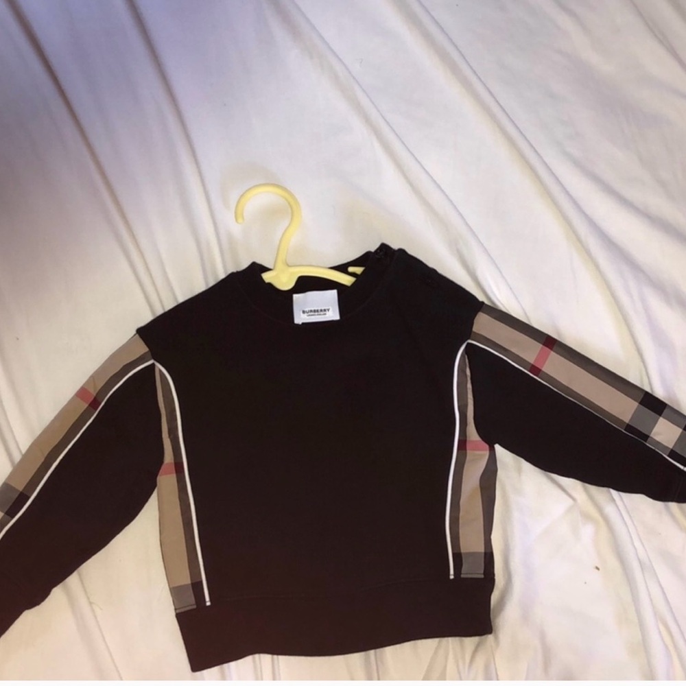 Burberry Black Sweatshirt with Plaid Sleeves